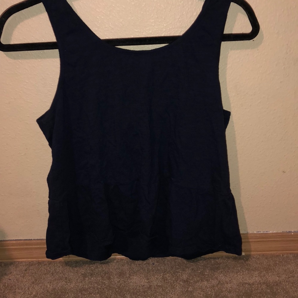 Croped navy blue top cut back